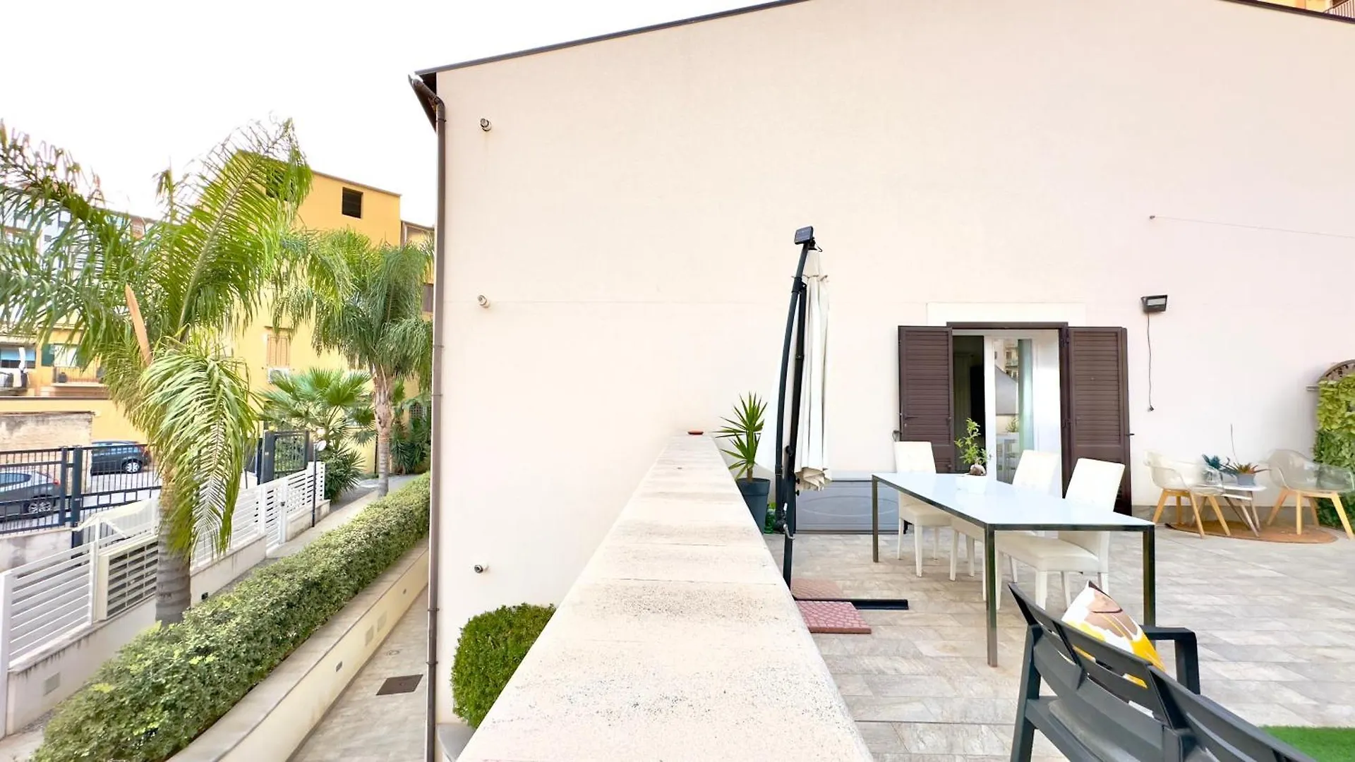 Merlo Holiday Room Palermo 0*,  Italy