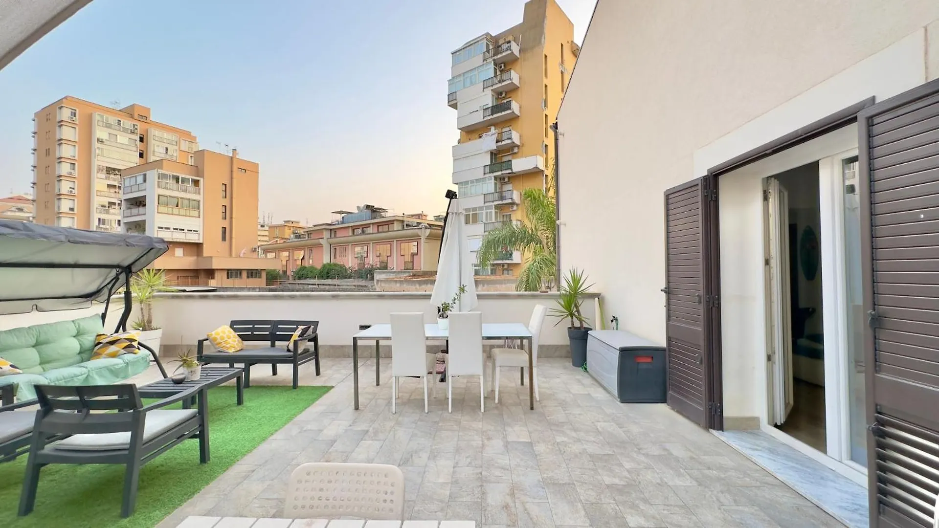 Merlo Holiday Room Palermo Homestay